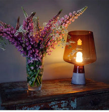 Load image into Gallery viewer, Manhattan Table Lamp - 02 colors
