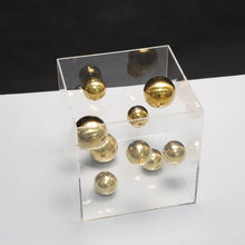 Load image into Gallery viewer, Acrylic box with metalic balls - 04 colors
