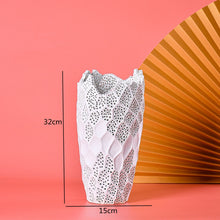 Load image into Gallery viewer, Ceramic vases Shell - modern design
