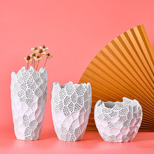 Load image into Gallery viewer, Ceramic vases Shell - modern design
